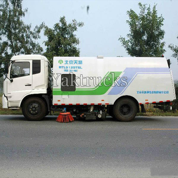 Dongfeng commercial vehicle 180 Horsepower 4X2 Vacuum Cleaner